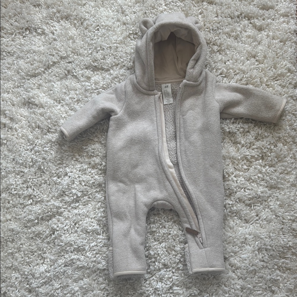 +H&M+ Preemie Cream Fleece Bunting NWOT